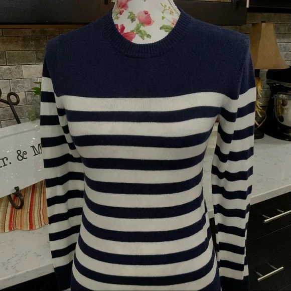 A New Day Long Sleeve Crew Neck Sweater 
Navy Blue & White 
Size XS - Picture 2 of 8
